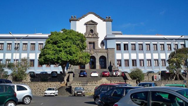 La Laguna, Tenerife eelmine pealinn, ülikoolilinn